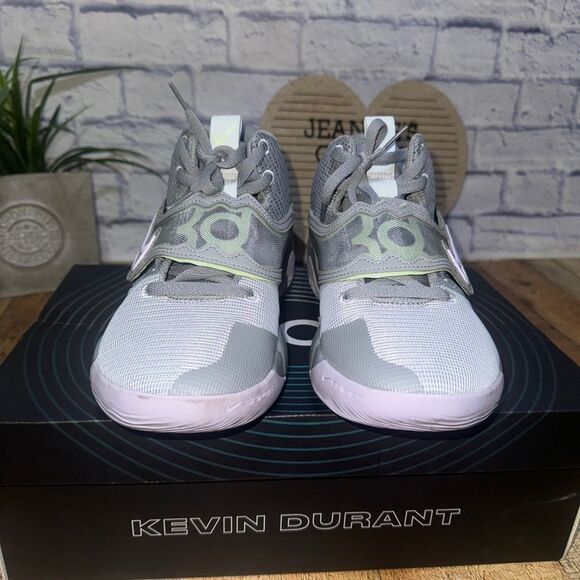 2022 KD Trey 5 X 'Particle Grey Lilac' mens 10 women’s 11.5 - Picture 2 of 12